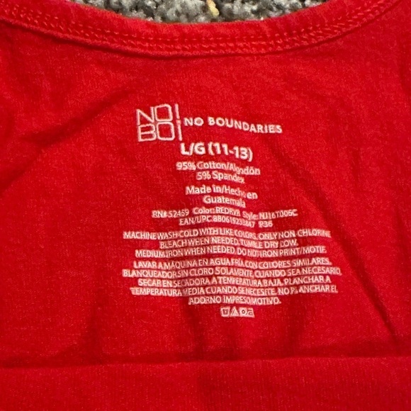 Collections of 3 Tank Tops - Picture 6 of 9